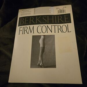 Vintage NWT Berkshire Firm Control Pantyhose, Ivory, size 1-2